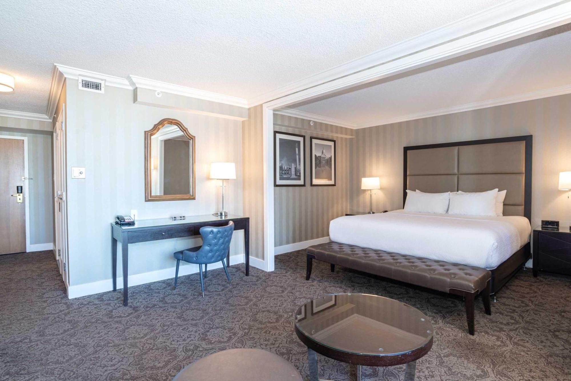 Sandman Signature Edmonton Downtown Hotel Buitenkant foto