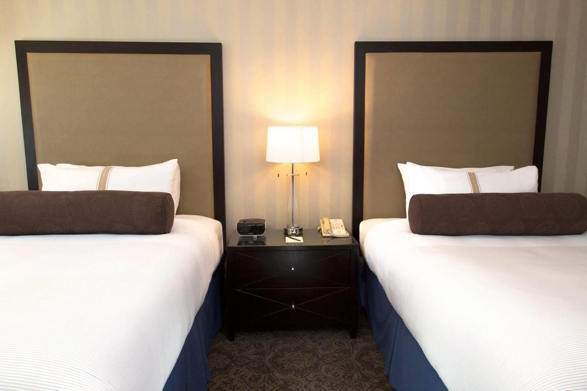 Sandman Signature Edmonton Downtown Hotel Buitenkant foto